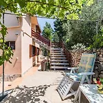 Vesna Apartman *